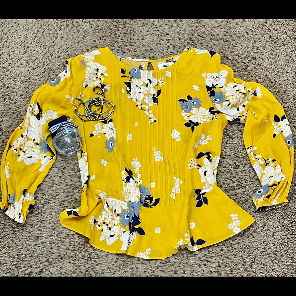 Beautiful Peplum Blouse 🌼